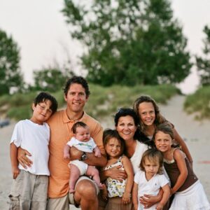 Juliet Biros Jarmosco con la sua famiglia
