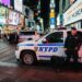 Agenti della NYPD a Times Square - ANSA/EPA/ALBA VIGARAY