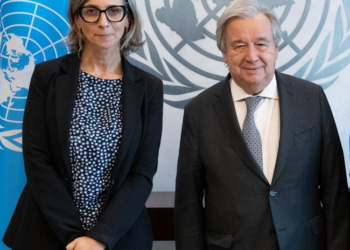 10/25/2023 - Secretary-General António Guterres meets with Francesca Albanese (left), Special Rapporteur on the situation of human rights in the Palestinian Territory occupied since 1967. (UN Photo/Evan Schneider)