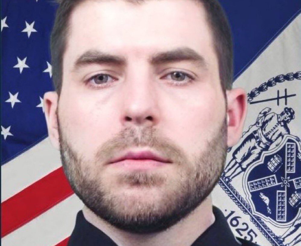 trump-attends-fallen-nyc-police-officer-s-wake-a-hypocritical-photo-op