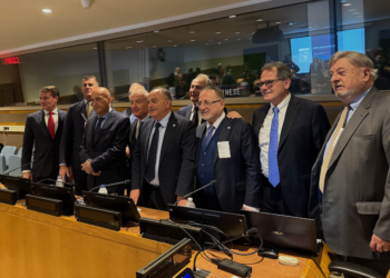 I relatori (il giudice Nicola Gratteri è al centro) alla fine dei lavori della conferenza che si è tenuta al Palazzo di Vetro dell'ONU (Foto VNY)