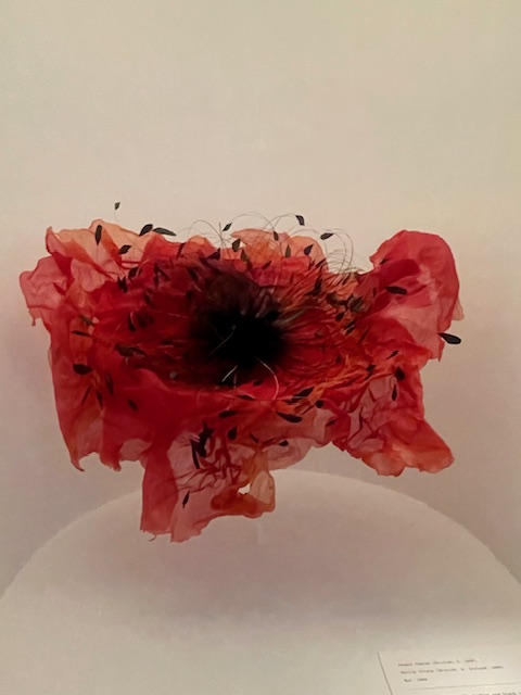 Philip Treacy for Jasper Conran, mostra Sleeping Beauties: Reawakening Fashion, Met Museum, New York / VNY Media