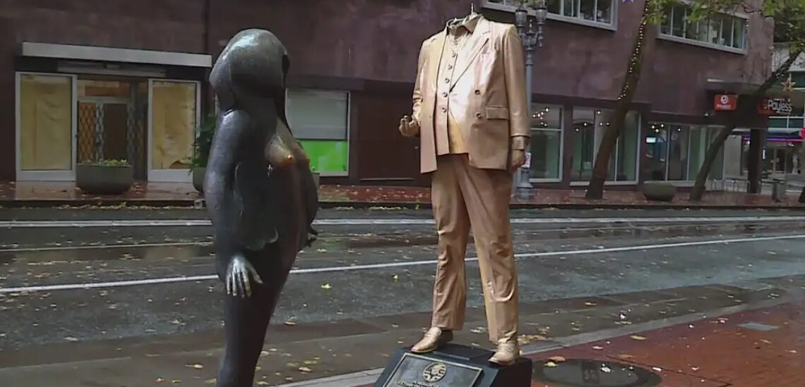 Satirical Trump Statues Emerge Across Multiple Cities – La Voce di New York