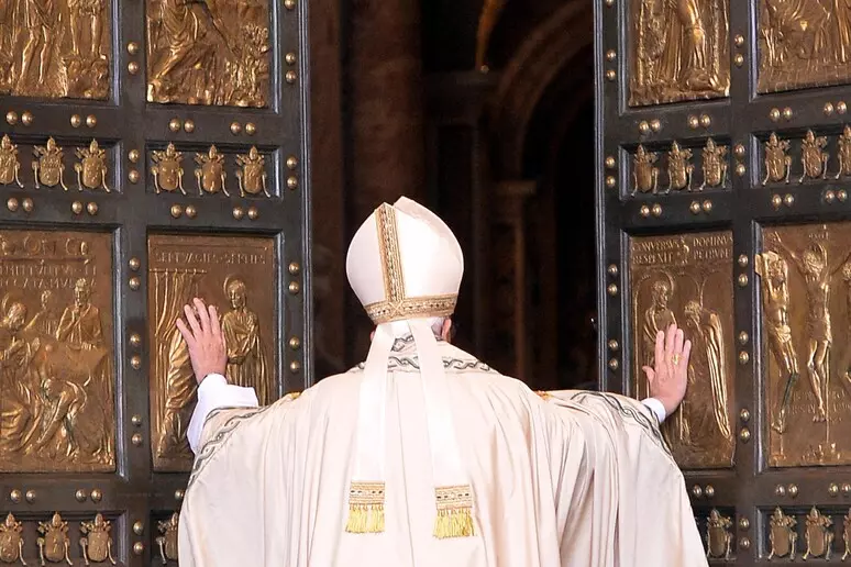 In Rome, Pope Francis Opens the Holy Door Inaugurating 2025 Jubilee