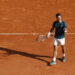 Lorenzo Musetti ai quarti di finale dei Master 1000 di Montecarlo contro Stefanos Tsitsipas, 11 aprile 2025/ANSA/EPA/SEBASTIEN NOGIER