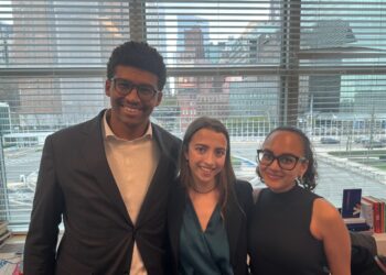 Da sin. Francesco Alexander Bijoux, Caterina Guderzo e Giulia Manganelli al Palazzo di Vetro dell'ONU (Foto VNY)