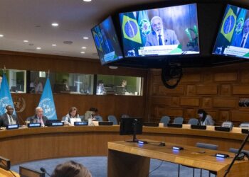 Brazilian President Luiz Inácio Lula da Silva (on screen) addresses world leaders at a virtual meeting on climate action. (UN Photo/Eskinder Debebe )