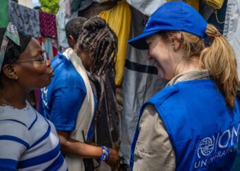 Amy Pope, Director General of the International Organization for Migration meets displaced people in Port-au-Prince, Haiti. (Photo IOM/Antoine Lemonnier )