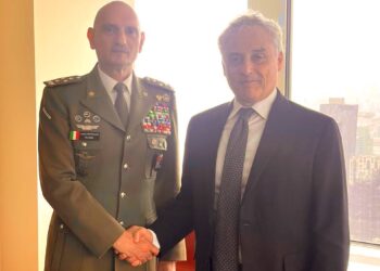 Il generale Luciano Portolano con l'ambasciatore Maurizio Massari alla missione d'Italia all'ONU (Foto Italy UN Mission)