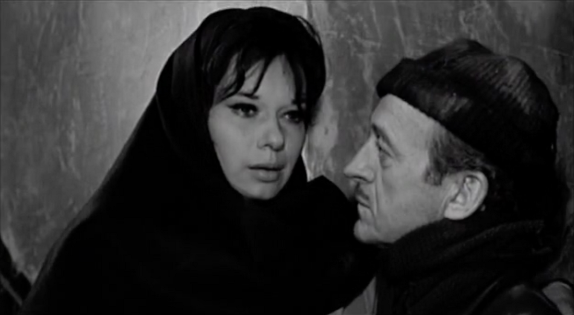 Lea Massari in una scena del film Proibito (1954), diretto da Mario Monicelli. Screenshot tratto dal film, pubblico dominio.Crediti: Maxima Film, Lux Film, Galatea – immagine via Wikimedia Commons