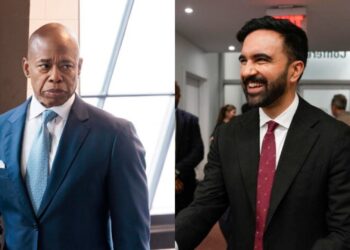 L'attuale sindaco di New York Eric Adams (sinistra) e il neovincitore per i democratici Zohran Mamdani (destra) /ANSA