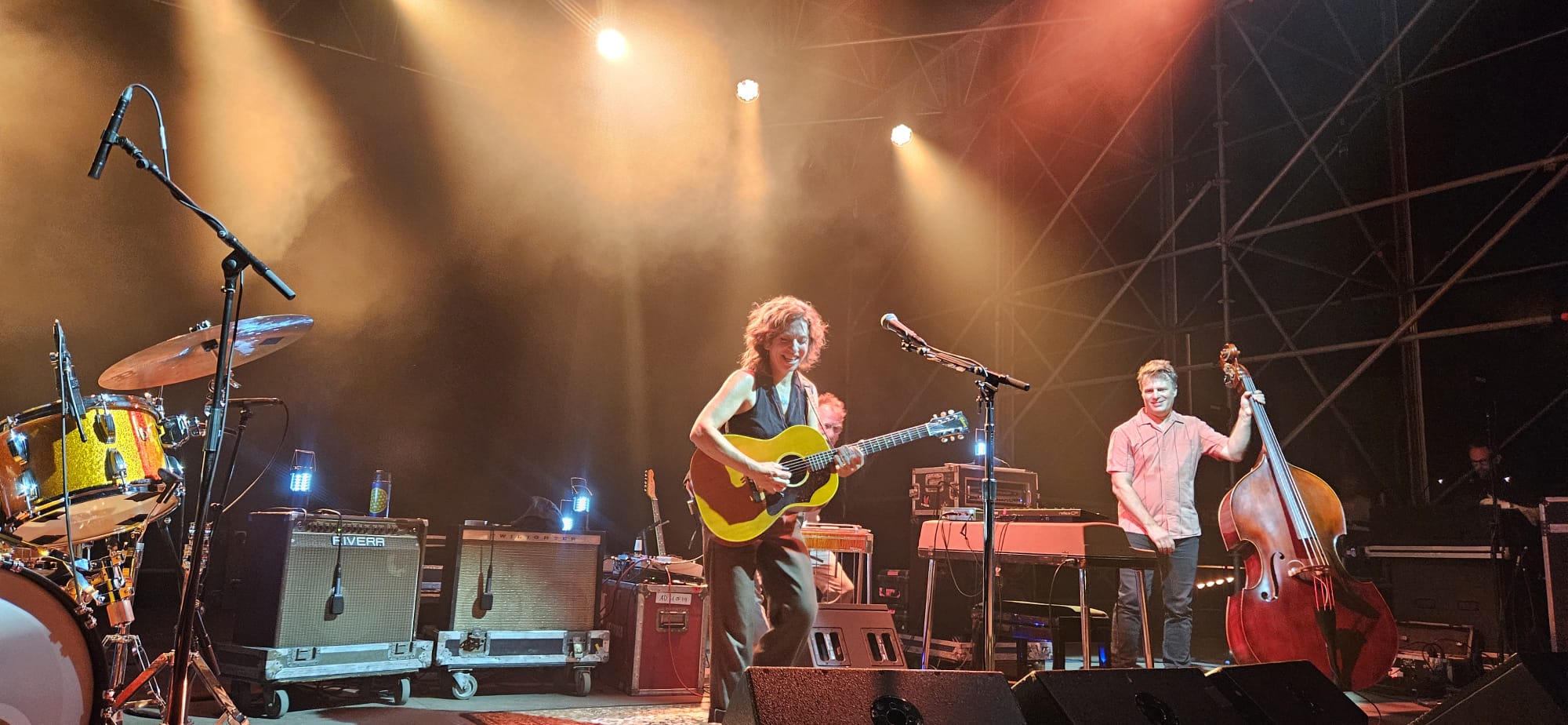 Ani DiFranco in concerto alla Casa del Jazz di Roma, durante il tour europeo di Unprecedented Sh!t.