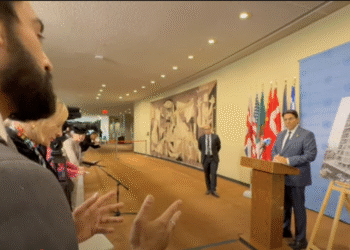 L'ambasciatore d'Israele all'ONU Danny Danon risponde ai giornalisti (VNY)