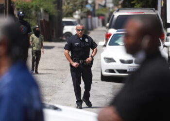 A police officer/Ansa