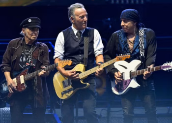 Bruce Springsteen durante il concerto a San Siro