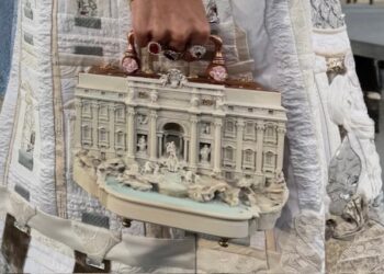 Borsetta Doce & Gabbana raffigurante la Fontana di Trevi / VNY Media