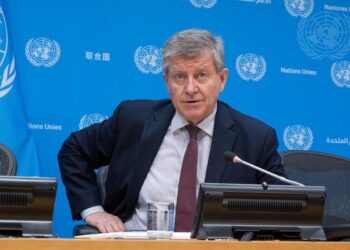 Guy Ryder durante la conferenza stampa al Palazzo di Vetro (UN Photo/Enskinder Debebe)