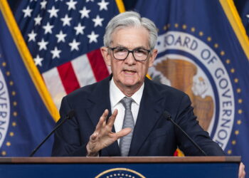 US Federal Reserve Board Chairman Jerome Powell delivers remarks after the Fed refrained from raising interest rates following its two-day conference at the Federal Reserve in Washington, DC, USA, 01 November 2023 ANSA/EPA/JIM LO SCALZO  EPA-EFE/JIM LO SCALZO