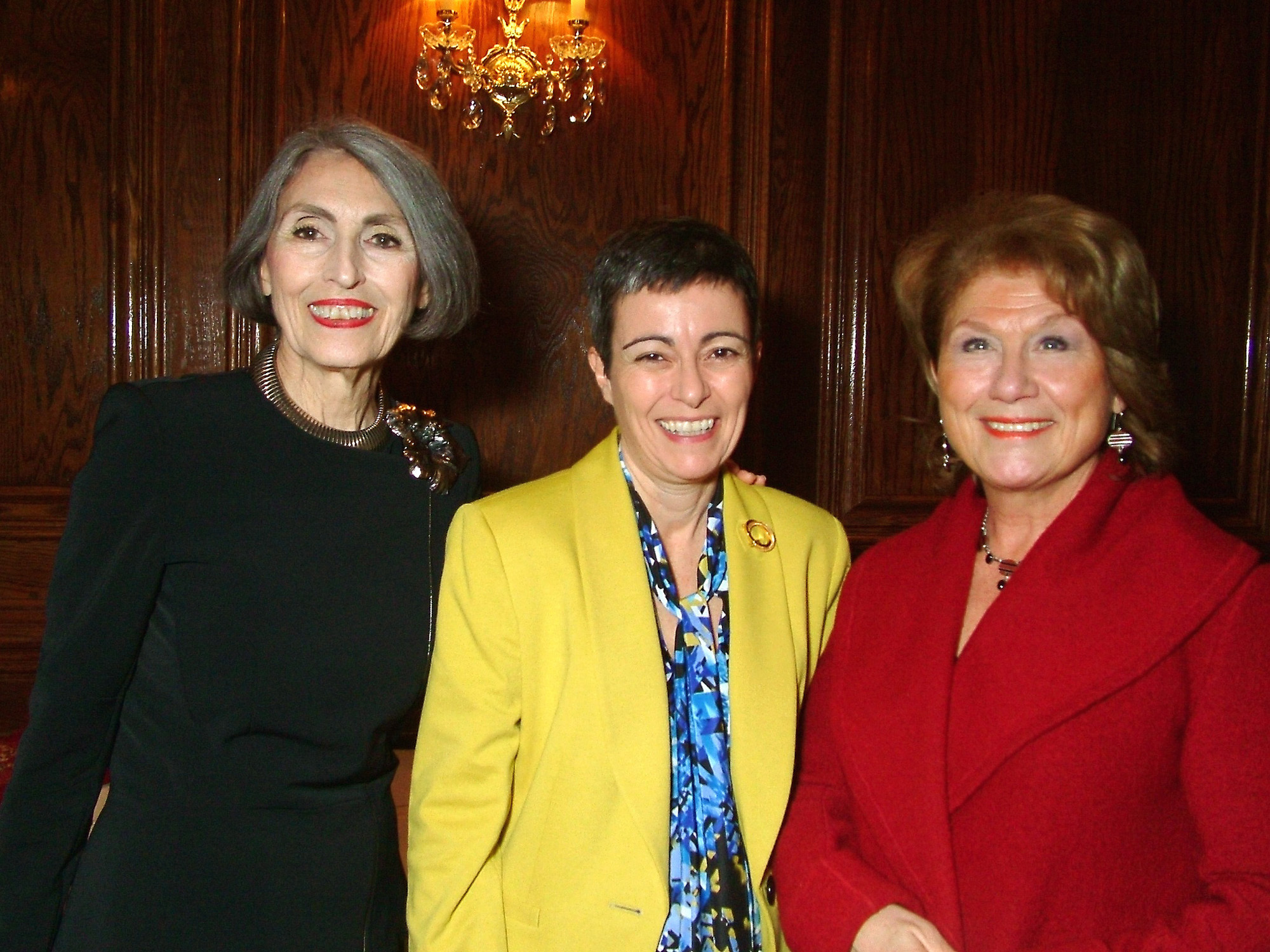 Le vincitrici del premio: da sinistra, Carol Acinapura Trawick, Laura Benedetti, Anita Bott