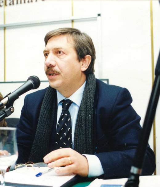 Ernesto Paolozzi, docente di Filosofia Contemporanea all’istituto Universitario Suor Orsola Benincasa