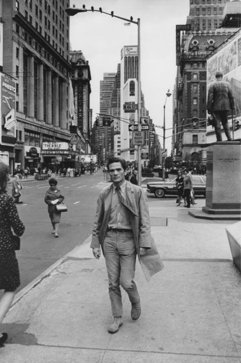Pier Paolo Pasolini a New York nel 1966 (Foto Dick Avedon)