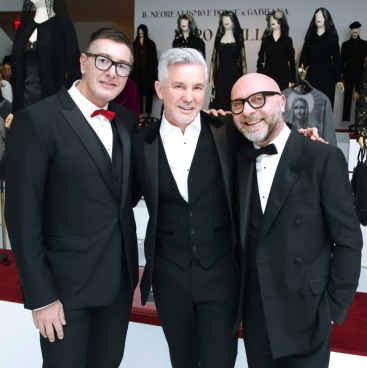 Gli stilisti Stefano Gabbana e Domenico Dolce insieme al regista Baz Luhrmann.