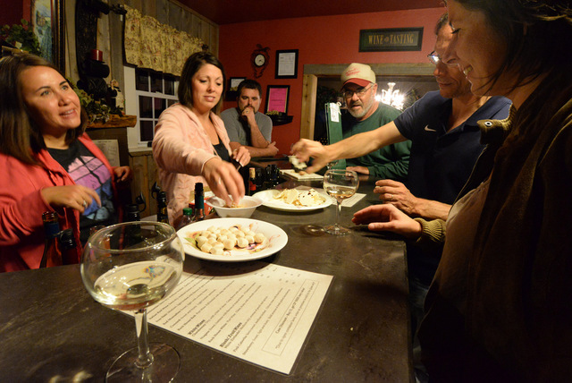 La famiglia Ranalli ci accoglie alla Tontitown Winery