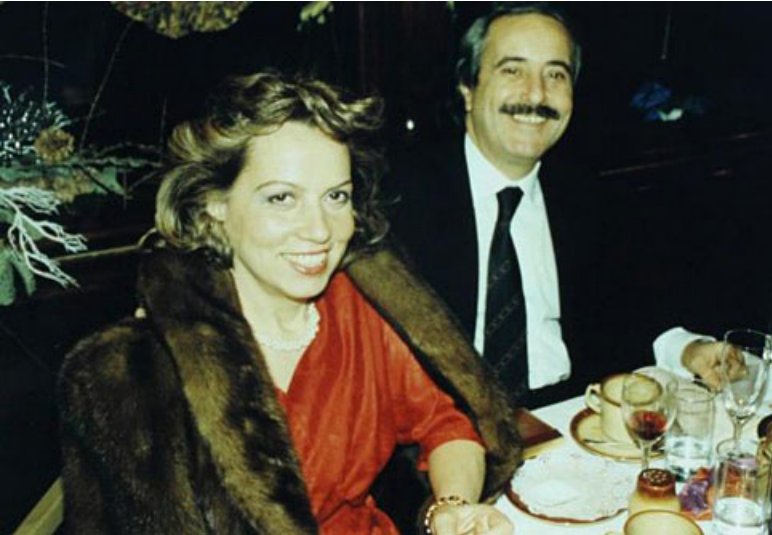 Il giudice Giovanni Falcone con la moglie, Francesca Morvillo