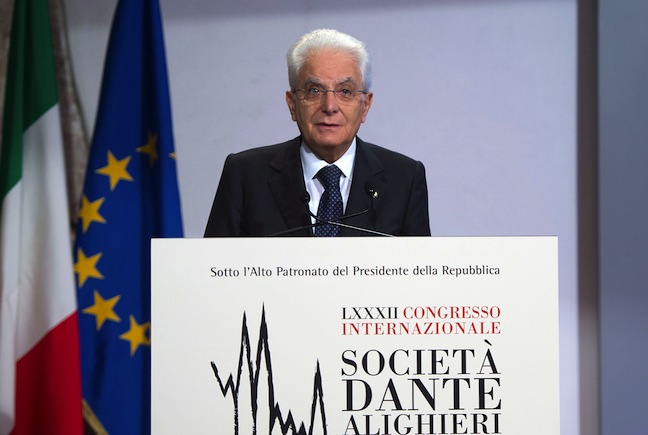 Il presidente della Repubblica Sergio Mattarella durante il suo intervento al Congresso della Dante Alighieri